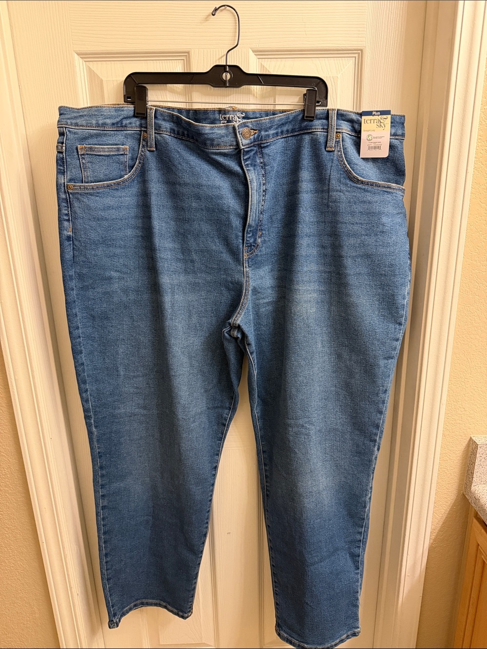 Terra & Sky Women's Medium Blue Straight Leg Jeans